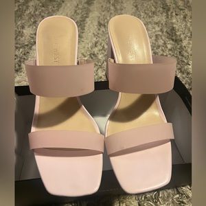 Nine West purple sz 9 low heel sandals